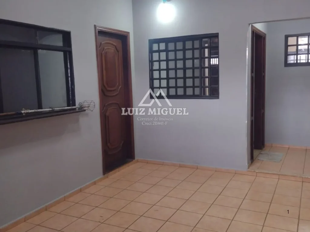 Casa com 3 quartos sendo 2 suíte no Jardim Carolina